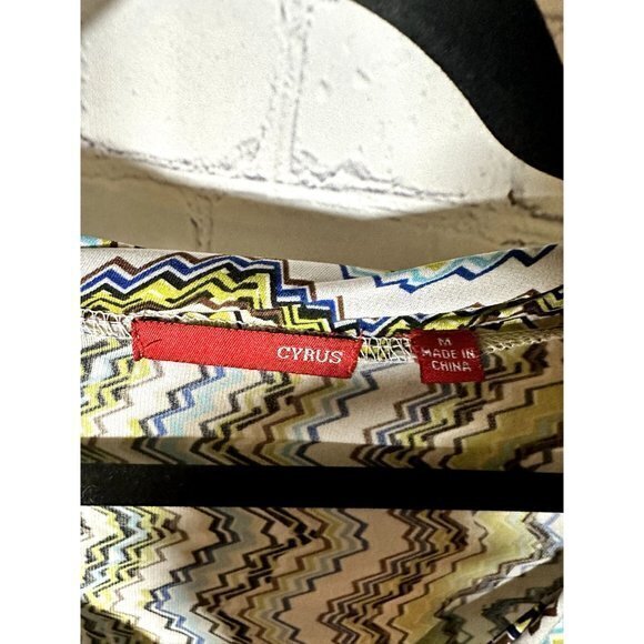 CYRUS LADIES 3/4 SLEEVE COLORFUL PATTERN SHIRT (M) EUC G-206 - Picture 2 of 6